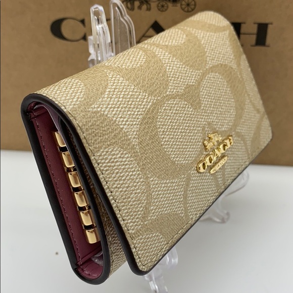 COACH Five Ring Key Case In Signature Canvas - Picture 3 of 16